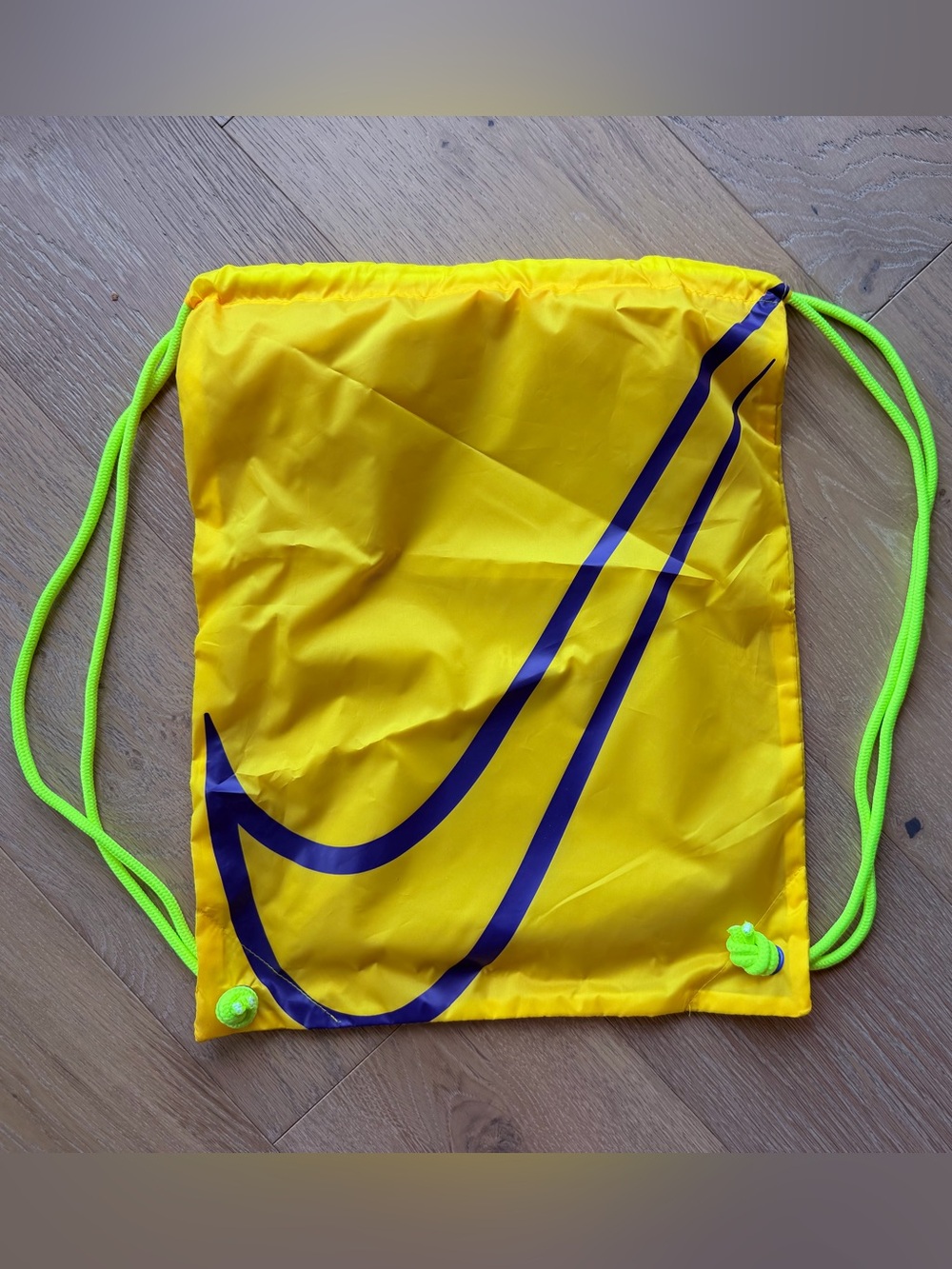 Nike Yellow Drawstring Bag with Neon Green Cords NWOT 💛